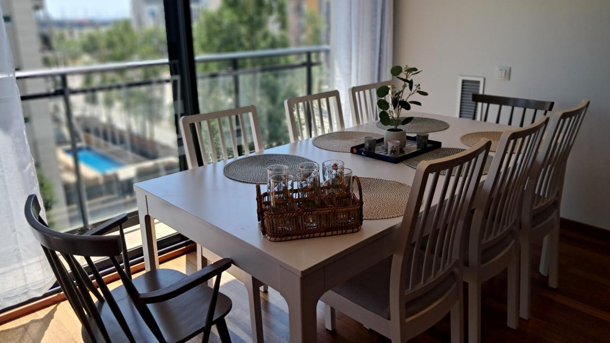 Modern Apartment, With Parking, Close To The Beach!! サン・アドリア・デ・ベソス エクステリア 写真